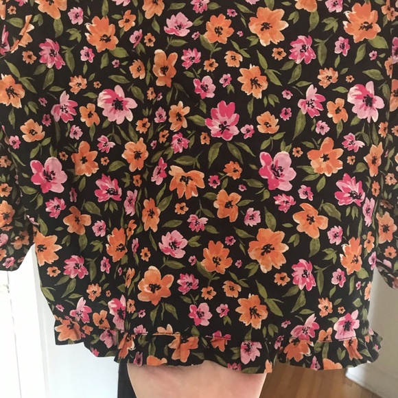 New Puff Sleeve Floral Blouse 💐 - Picture 7 of 11